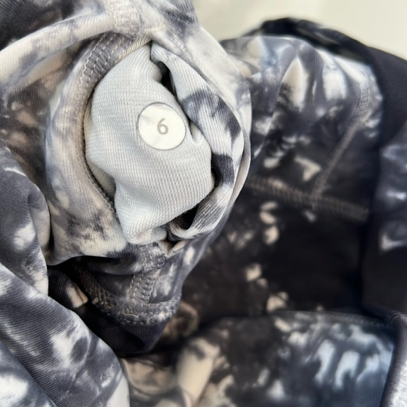 Lululemon Wunder Under Pant Hi-Rise Shibori Tie Dye White & Black Leggings 6 - Picture 10 of 14